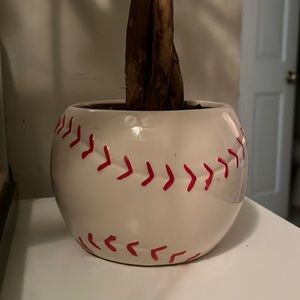 Baseball pot . No holes